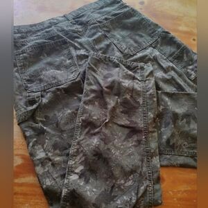 Old Navy Camo Cargo Pants 36x32